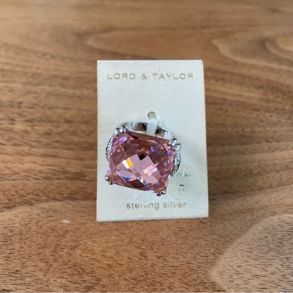 Stunning pink sterling silver ring size 8